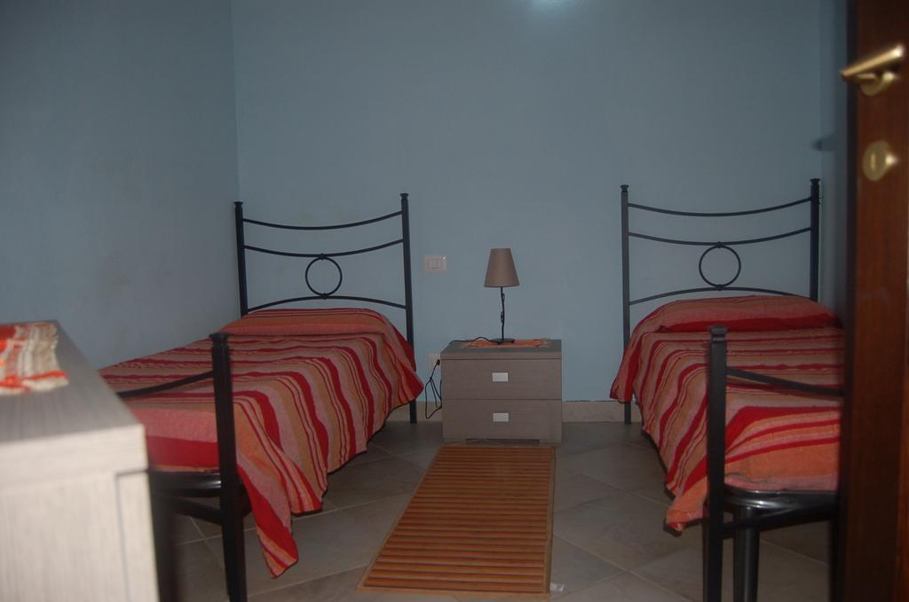 Relax Al Mare Apartamento Olbia Quarto foto